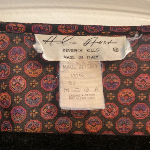 One-of-a-kind High quality vintage 100% silk Alan Austin sz 4 button down - Picture 2 of 7